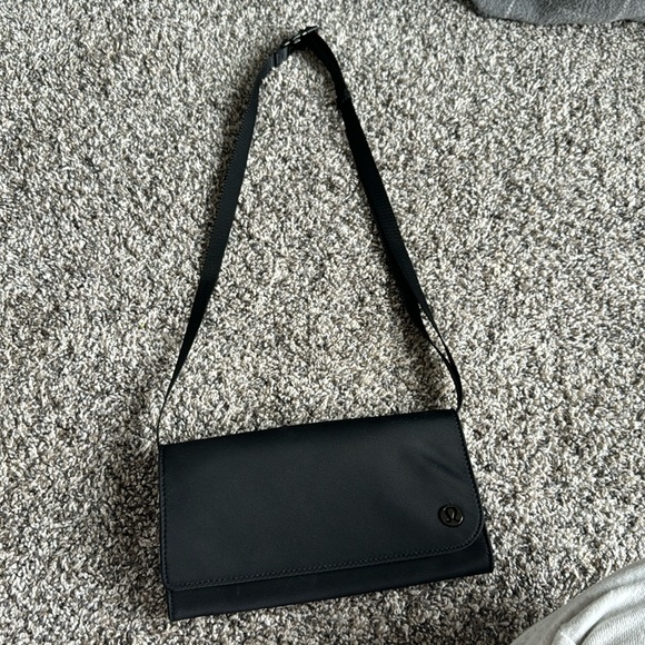 lululemon athletica Handbags - Black little Lululemon Crossbody bag